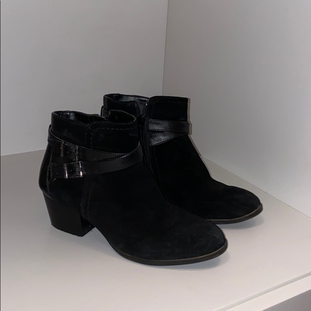 ankle suede booties